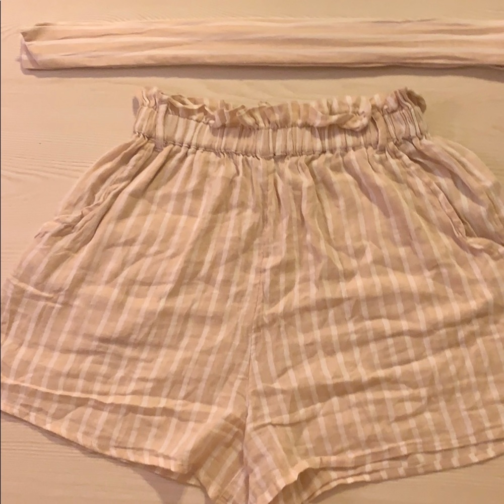 Buttercream and white striped billabong shorts